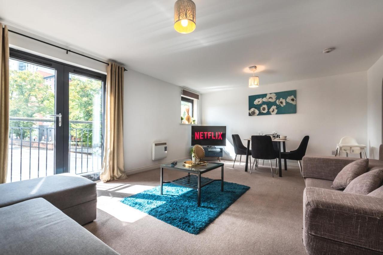 BEST PRICE! LARGE SPACIOUS 2 BED APARTMENT - King Size or Single Beds, Sofabeds, Smart TVs, FREE PARKING Southampton Exterior foto