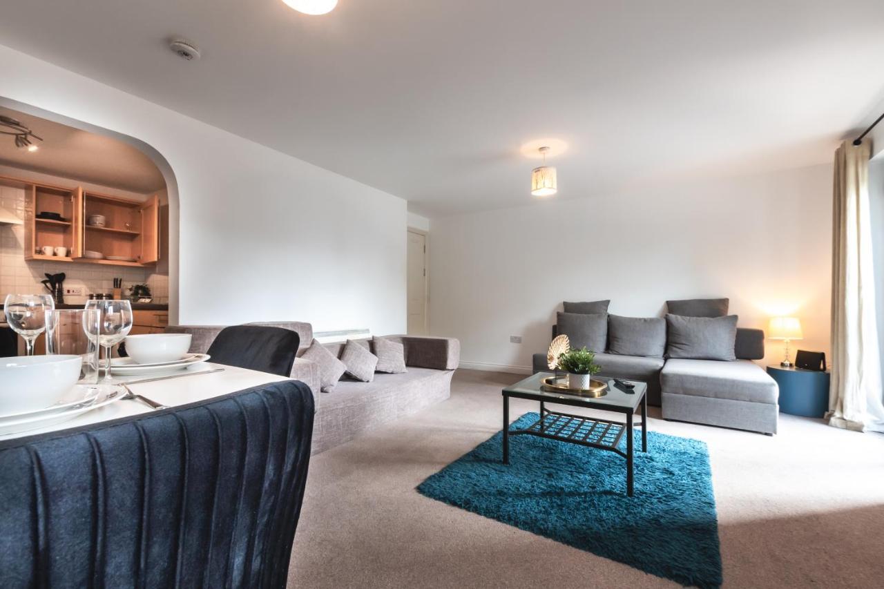 BEST PRICE! LARGE SPACIOUS 2 BED APARTMENT - King Size or Single Beds, Sofabeds, Smart TVs, FREE PARKING Southampton Exterior foto