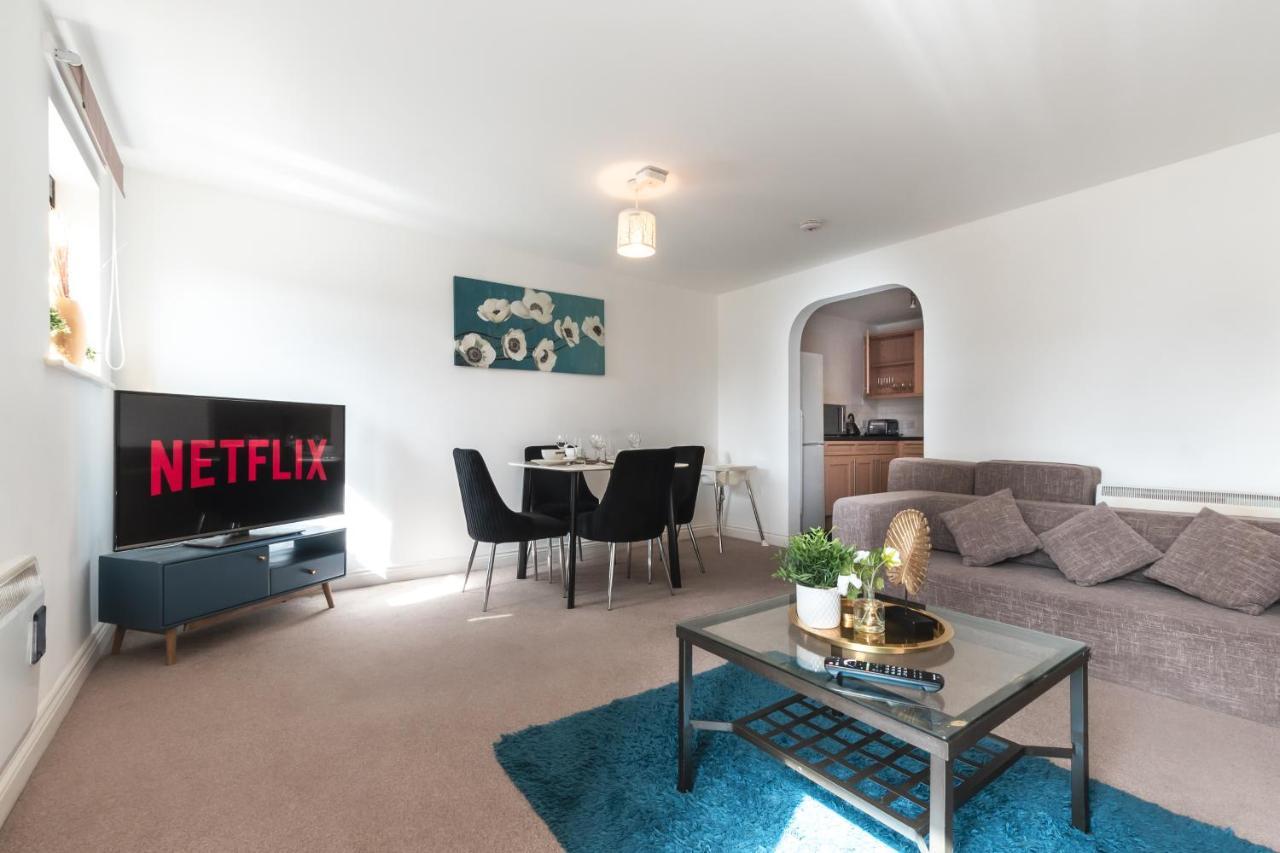 BEST PRICE! LARGE SPACIOUS 2 BED APARTMENT - King Size or Single Beds, Sofabeds, Smart TVs, FREE PARKING Southampton Exterior foto