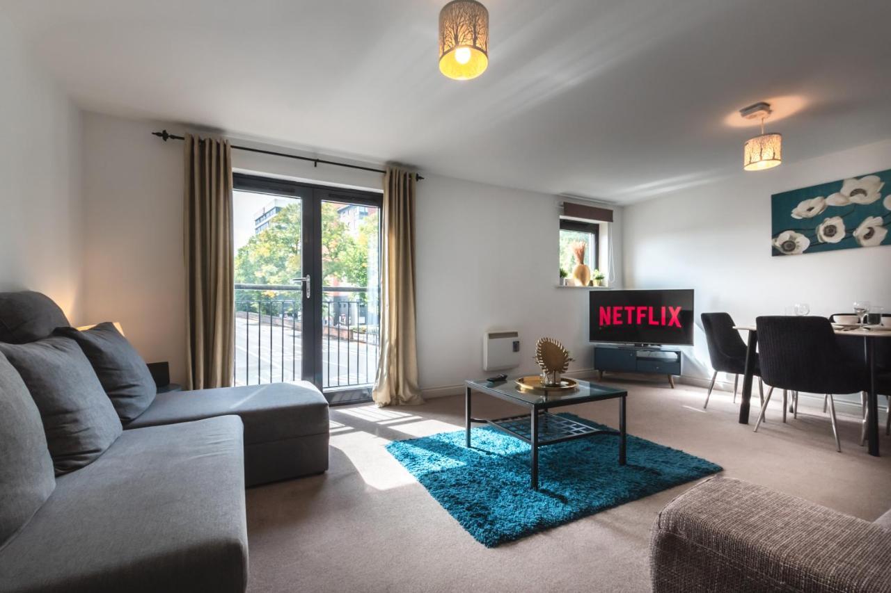 BEST PRICE! LARGE SPACIOUS 2 BED APARTMENT - King Size or Single Beds, Sofabeds, Smart TVs, FREE PARKING Southampton Exterior foto